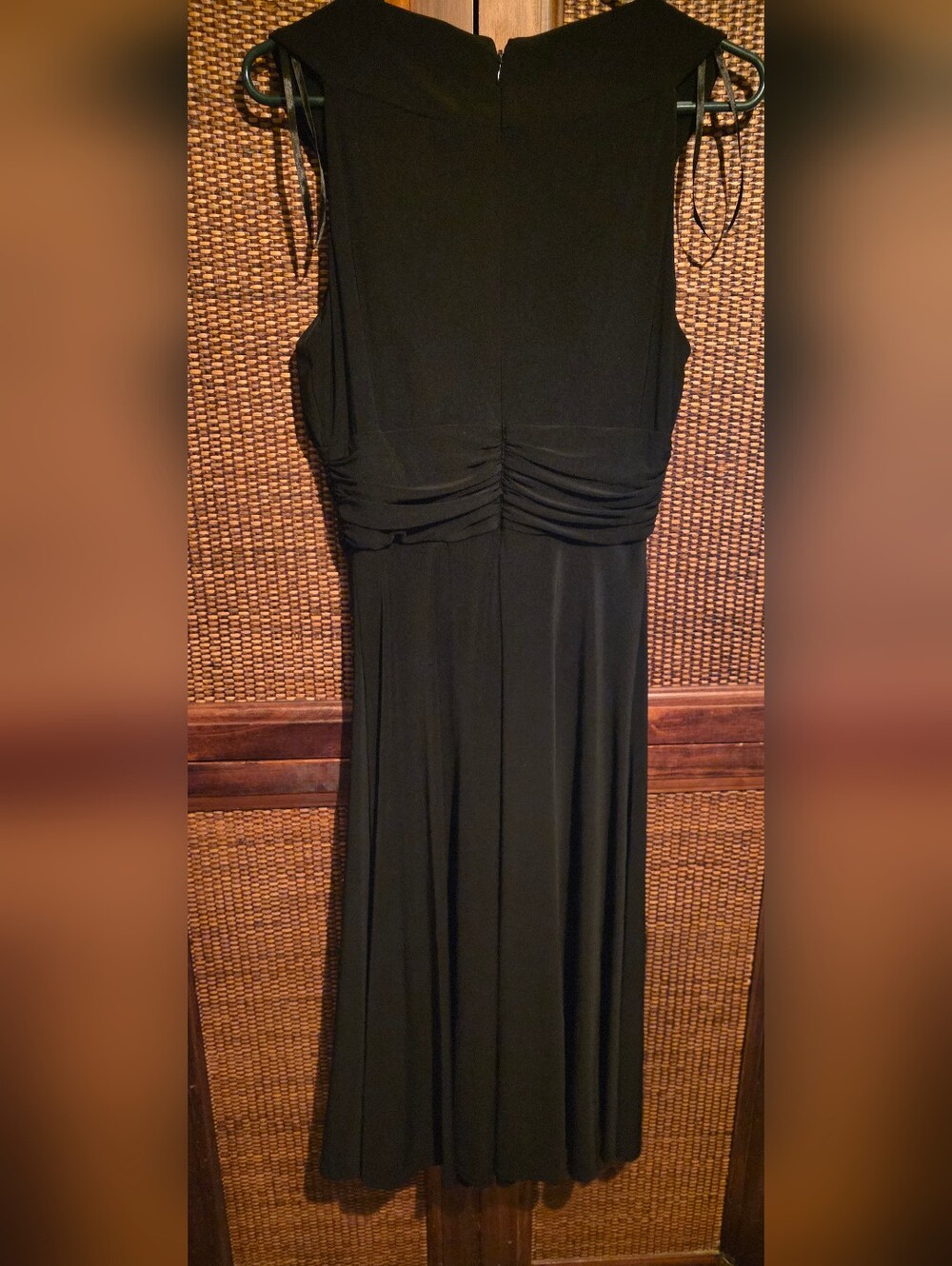 Jessica Howard EUC Size 10 Black Floral-Trim Sleeveless Midi Dress PTP 19 - Picture 3 of 5
